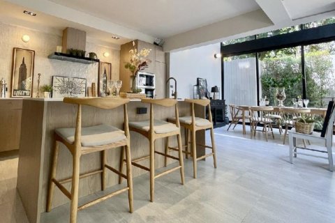 Casa de 4 dormitorios en Bangkok, Tailandia № 80473 - foto 9