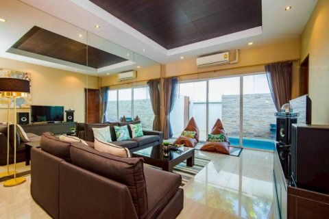 Chalet de 3 dormitorios en Pattaya, Tailandia № 144415 - foto 3