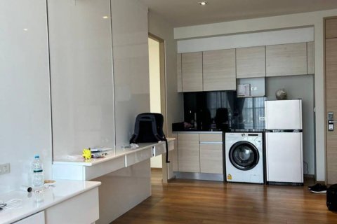 Condominio de 2 dormitorios en Khlong Toei, Bangkok, Tailandia № 144416 - foto 2