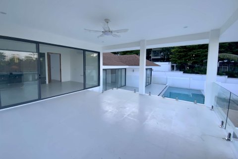Casa de 4 dormitorios en Ko Samui, Tailandia № 115986 - foto 9