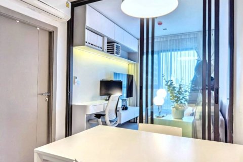 Eigentumswohnung in Bangkok, Thailand, 1 Schlafzimmer № 120344 - Foto 2