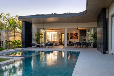 Chalet de 3 dormitorios en Layan Beach, Tailandia № 74475 - foto 21