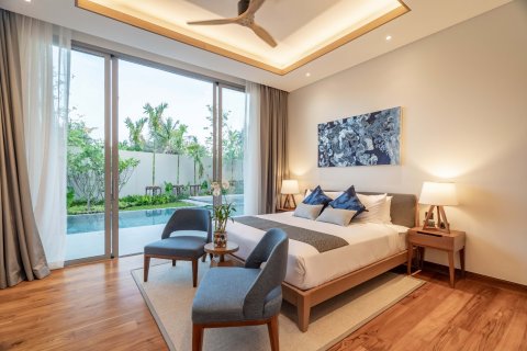 Chalet de 3 dormitorios en Layan Beach, Tailandia № 74475 - foto 12