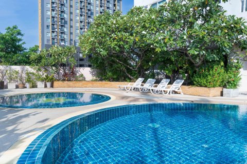 Condominio de 2 dormitorios en Watthana, Bangkok, Tailandia № 126737 - foto 13