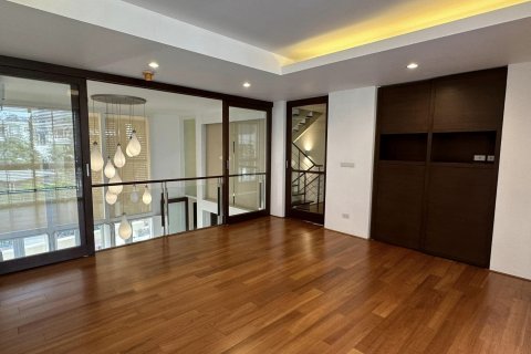 Adosado de 3 dormitorios en Sathon, Bangkok, Tailandia № 143239 - foto 4