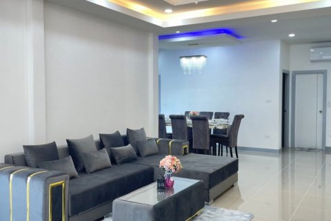 Casa de 4 dormitorios en Chon Buri, Tailandia № 82112 - foto 4