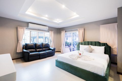 Casa de 4 dormitorios en Chon Buri, Tailandia № 82112 - foto 10