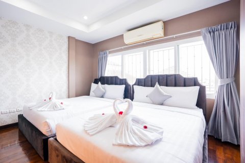 Casa de 4 dormitorios en Chon Buri, Tailandia № 82112 - foto 14