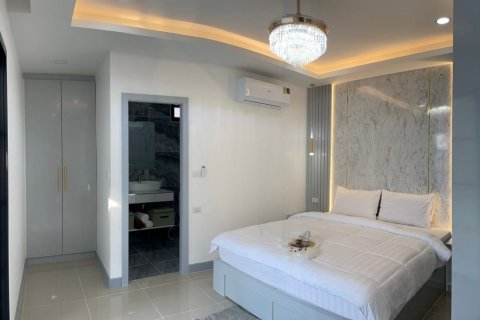 Casa de 4 dormitorios en Chon Buri, Tailandia № 82112 - foto 24