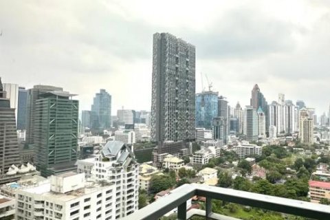 Condo in Sathon, Bangkok, Thailand, 2 bedrooms № 123835 - photo 2