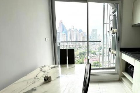 Condo in Sathon, Bangkok, Thailand, 2 bedrooms № 123835 - photo 4
