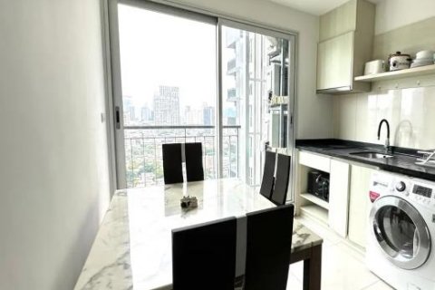 Condo in Sathon, Bangkok, Thailand, 2 bedrooms № 123835 - photo 5