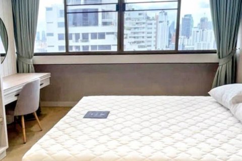 Condo in Bangkok, Thailand, 3 bedrooms № 132746 - photo 3