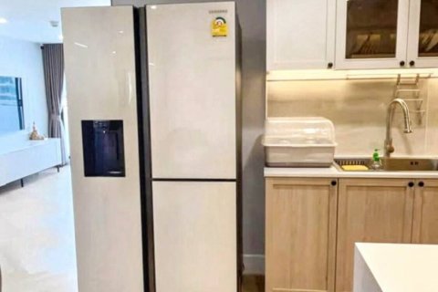Condo in Bangkok, Thailand, 3 bedrooms № 132746 - photo 7