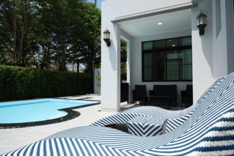 Casa de 5 dormitorios en Saphan Sung, Bangkok, Tailandia № 132745 - foto 4