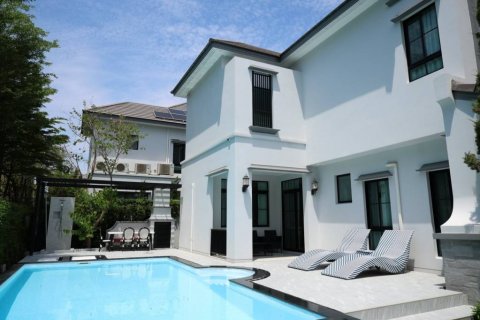 Maison à Saphan Sung, Bangkok, Thaïlande 5 chambres № 132745