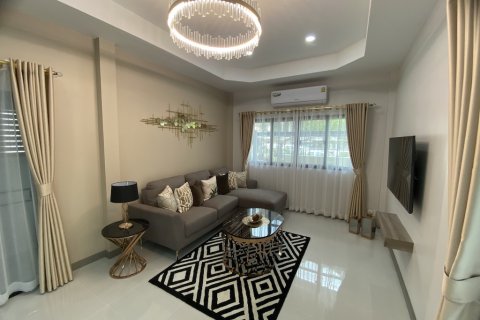 Chalet de 4 dormitorios en Pattaya, Tailandia № 101509 - foto 13