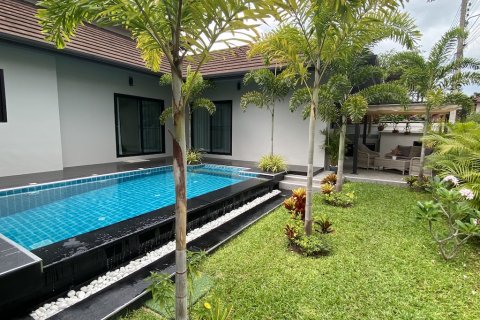 Chalet de 4 dormitorios en Pattaya, Tailandia № 101509 - foto 2