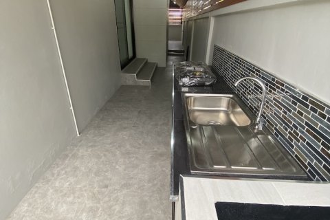 Chalet de 4 dormitorios en Pattaya, Tailandia № 101509 - foto 6