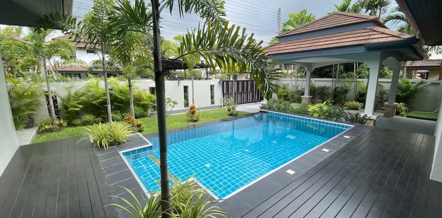 Chalet de 4 dormitorios en Pattaya, Tailandia № 101509