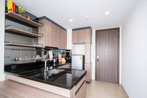 Condominio de 1 dormitorio en Suan Luang, Bangkok, Tailandia № 132900 - foto 4