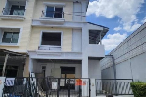 Maison à Bang Kho Laem, Bangkok, Thaïlande 4 chambres № 132899