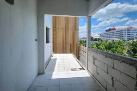 Casa de 4 dormitorios en Bang Kho Laem, Bangkok, Tailandia № 132899 - foto 5