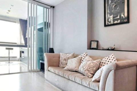 Condominio de 1 dormitorio en Khlong Toei, Bangkok, Tailandia № 132943 - foto 2