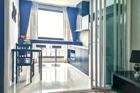 Condominio de 1 dormitorio en Khlong Toei, Bangkok, Tailandia № 132943 - foto 4