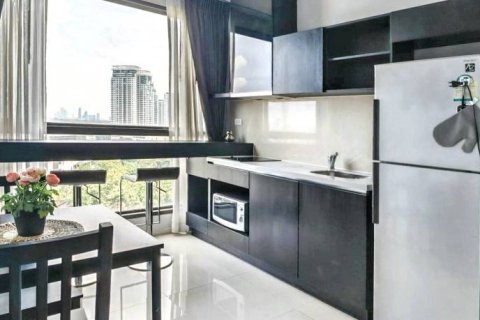 Condominio de 1 dormitorio en Khlong Toei, Bangkok, Tailandia № 132943 - foto 8