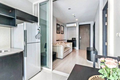 Condominio de 1 dormitorio en Khlong Toei, Bangkok, Tailandia № 132943 - foto 10