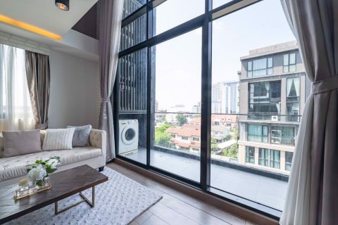 Dúplex de 3 dormitorios en Phra Khanong, Bangkok, Tailandia № 99956 - foto 4