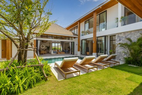 Villa in Bang Tao, Thailand 4 bedrooms № 74283
