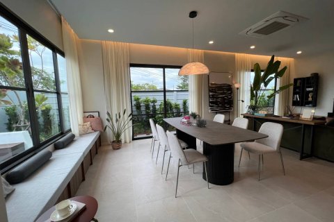 Chalet de 3 dormitorios en Pattaya, Tailandia № 123312 - foto 4