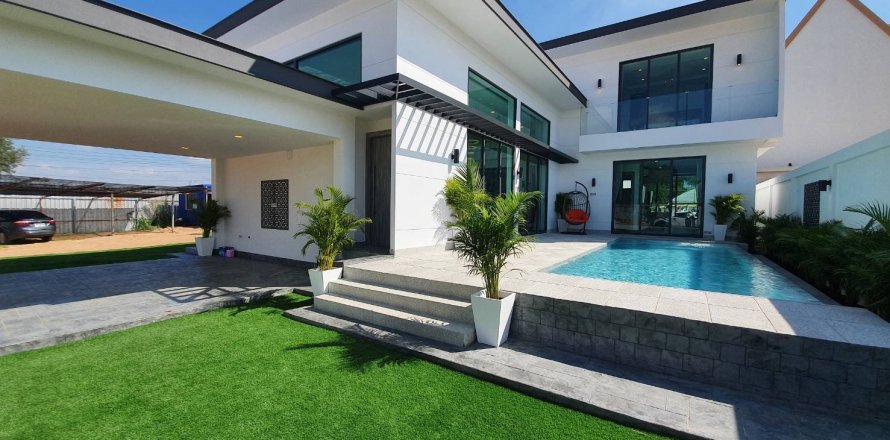 Chalet de 3 dormitorios en Pattaya, Tailandia № 123308