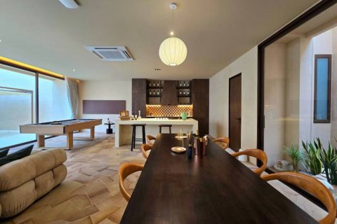 Chalet de 5 dormitorios en Pattaya, Tailandia № 132591 - foto 5