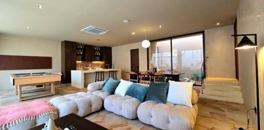 Chalet de 5 dormitorios en Pattaya, Tailandia № 132591