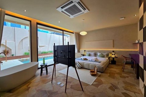 Chalet de 5 dormitorios en Pattaya, Tailandia № 132591 - foto 10