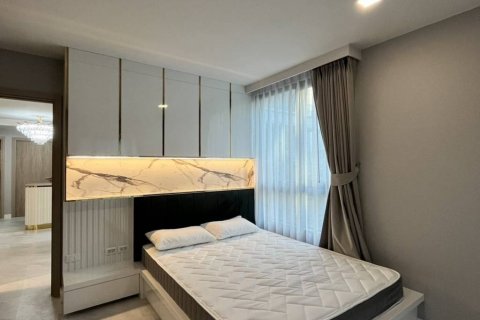 Condo in Bangkok, Thailand, 2 bedrooms  № 132594 - photo 5