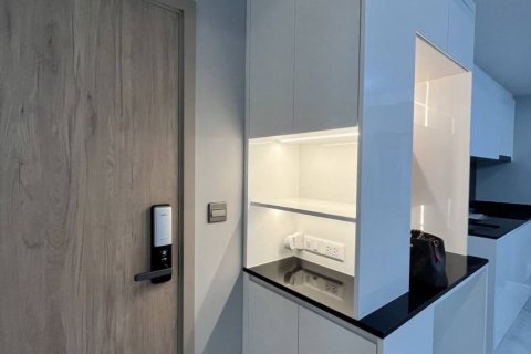 Condo in Bangkok, Thailand, 2 bedrooms  № 132594 - photo 9