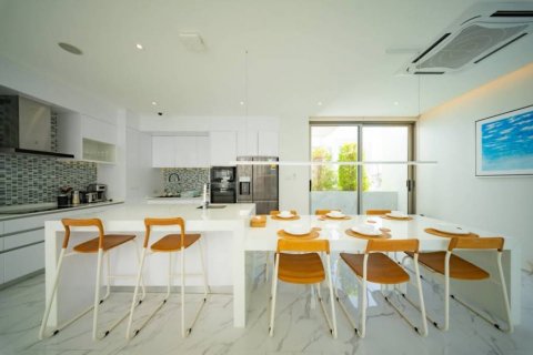 Chalet de 3 dormitorios en Phuket, Tailandia № 132819 - foto 4