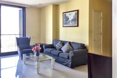 Condo in Khlong Toei, Bangkok, Thailand, 2 bedrooms  № 132815