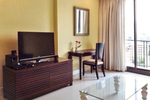 Condominio de 2 dormitorios en Khlong Toei, Bangkok, Tailandia № 132815 - foto 4