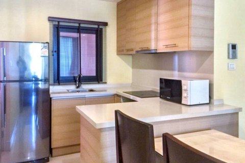 Condominio de 2 dormitorios en Khlong Toei, Bangkok, Tailandia № 132815 - foto 3