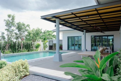 Chalet de 3 dormitorios en Hua Hin, Tailandia № 132817 - foto 3