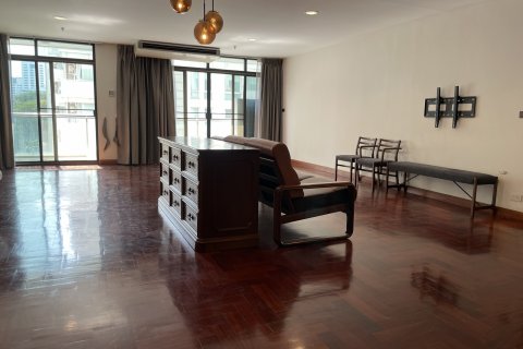 Condominio de 3 dormitorios en Watthana, Bangkok, Tailandia № 126565 - foto 5