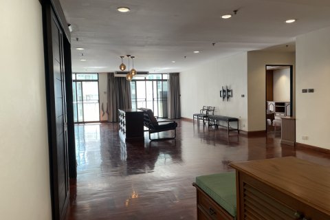 Condominio de 3 dormitorios en Watthana, Bangkok, Tailandia № 126565
