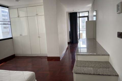 Condominio de 3 dormitorios en Watthana, Bangkok, Tailandia № 126565 - foto 7
