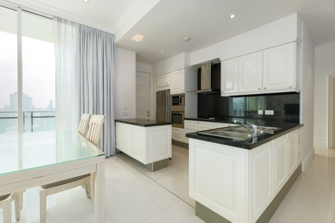 Condominio de 2 dormitorios en Watthana, Bangkok, Tailandia № 126566 - foto 3