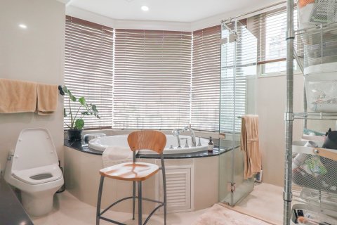 Condominio de 3 dormitorios en Watthana, Bangkok, Tailandia № 126571 - foto 11